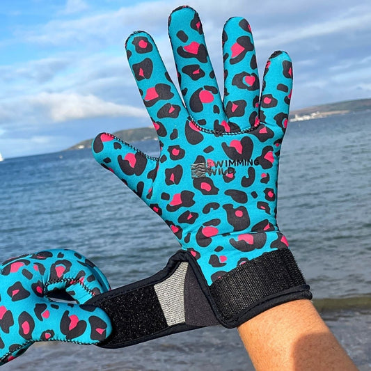 EasyOff™ Fleece Lined Swimming Gloves in Leopard