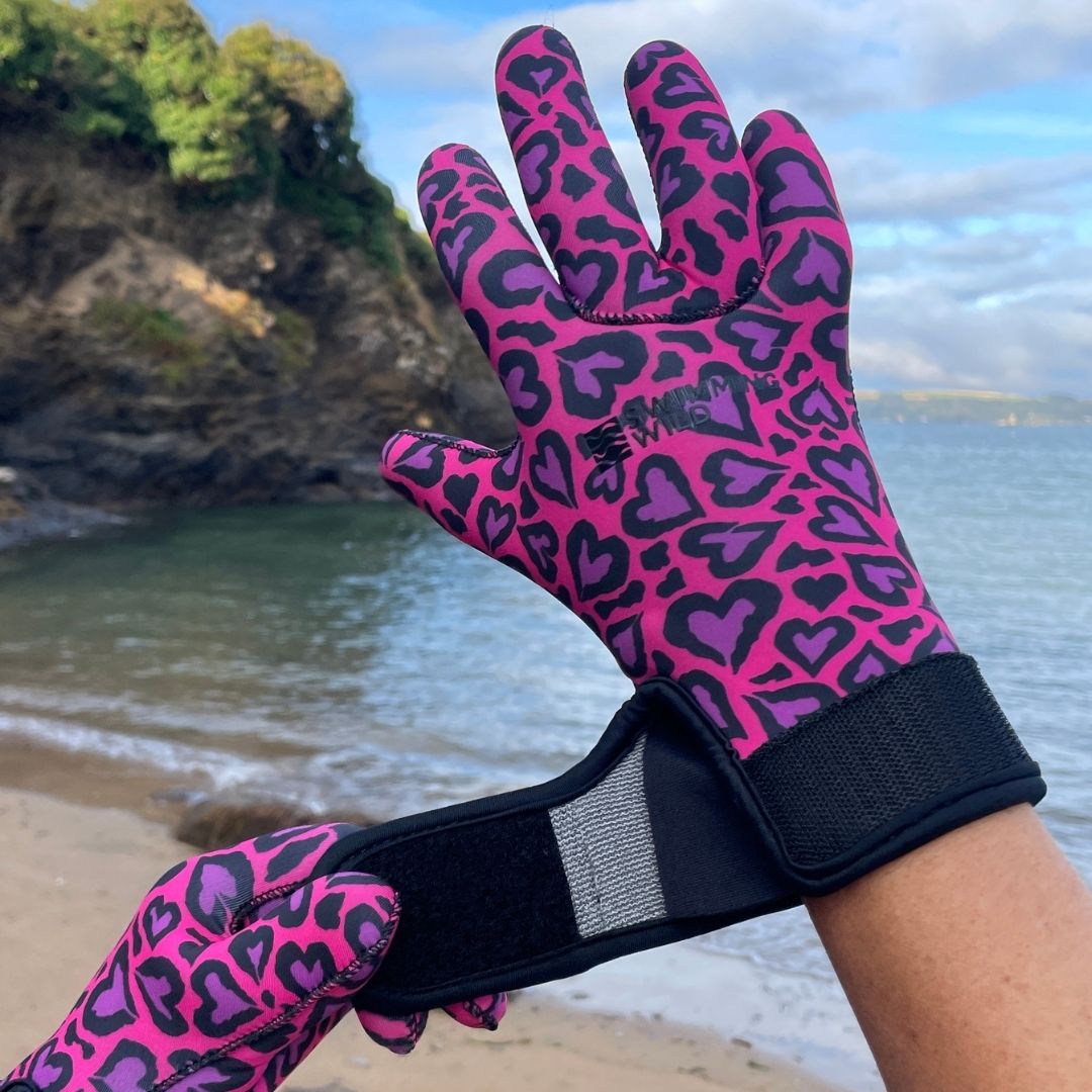 EasyOff™ Fleece Lined Swimming Gloves in Cold Cold Heart